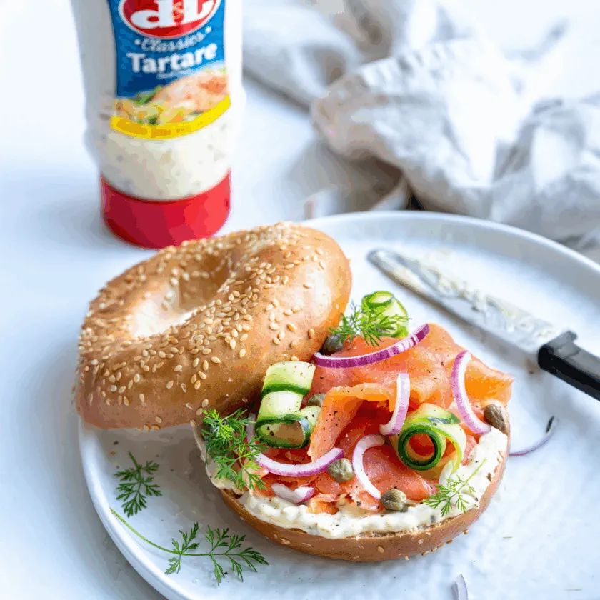 Bagel avec saumon et tartare